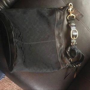 🎉PRICE CUT🎉 Coach signature handbag