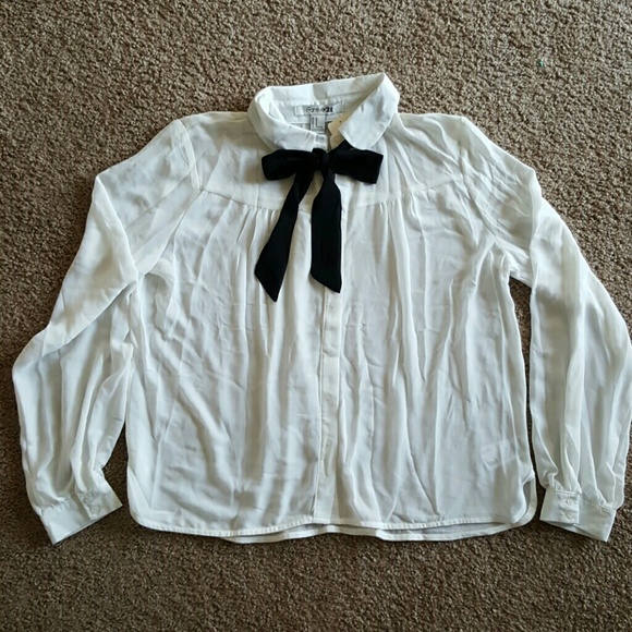 Forever 21 Tops - Forever21 sheer self tie blouse Medium NWT