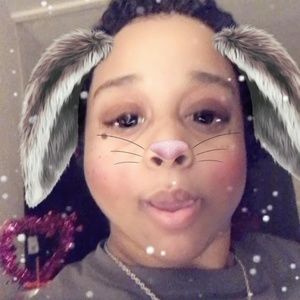 Meet your Posher, Carlisha