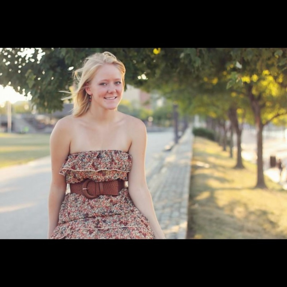 Strapless dress with belt