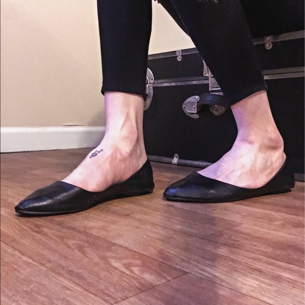 Black pointed Flats
