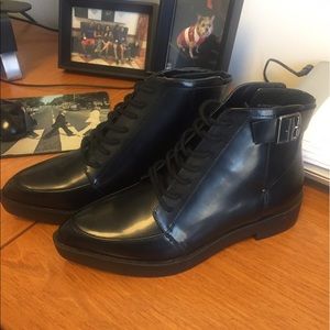 Pointy Toe Buckle Boot