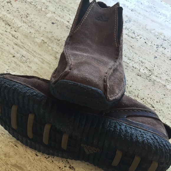 Adidas super comfy NWOB suede leather health shoes