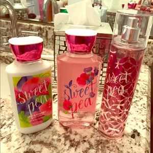 SOLD. Bath & Body Works Sweet Pea Body Set