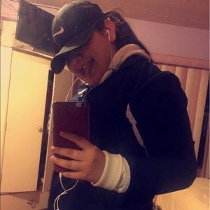 Meet your Posher, Alexia