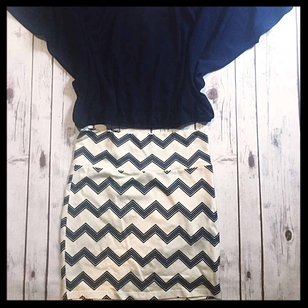 Charlotte Russe chevron skirt, size L, NWOT.