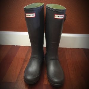 Hunter huntress brown matte boot.