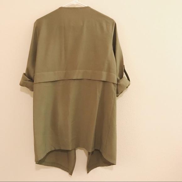 PRICE DROP ππ Olive light trench coat π - Picture 6 of 8