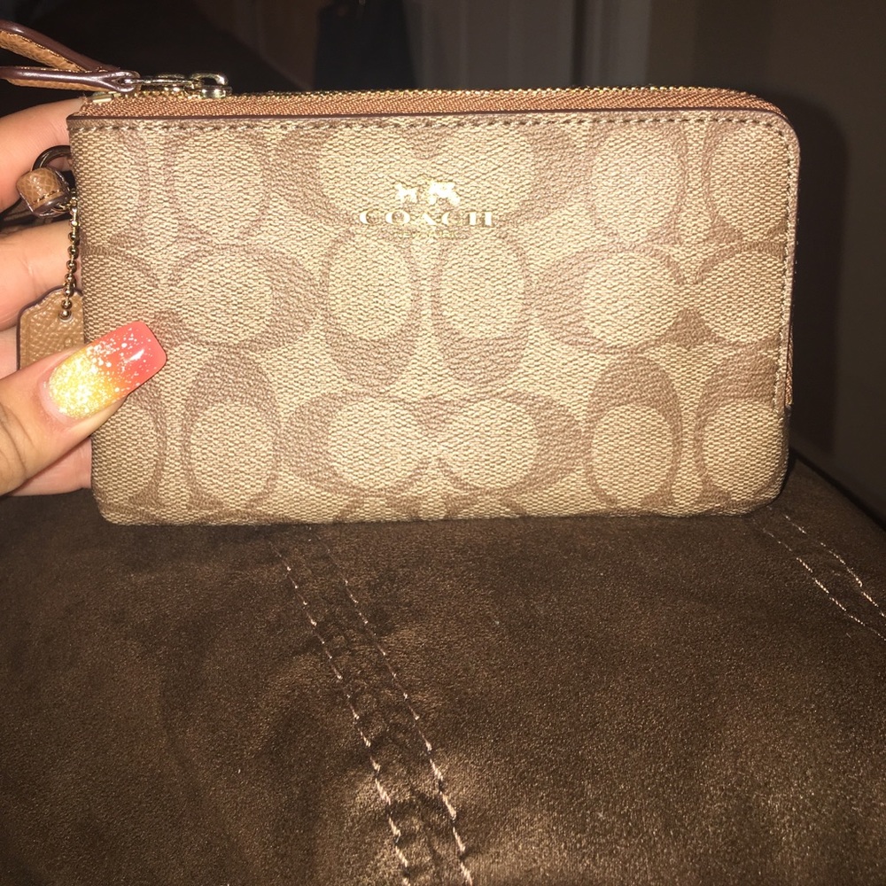 Coach sig pvc double corner zip wristlet