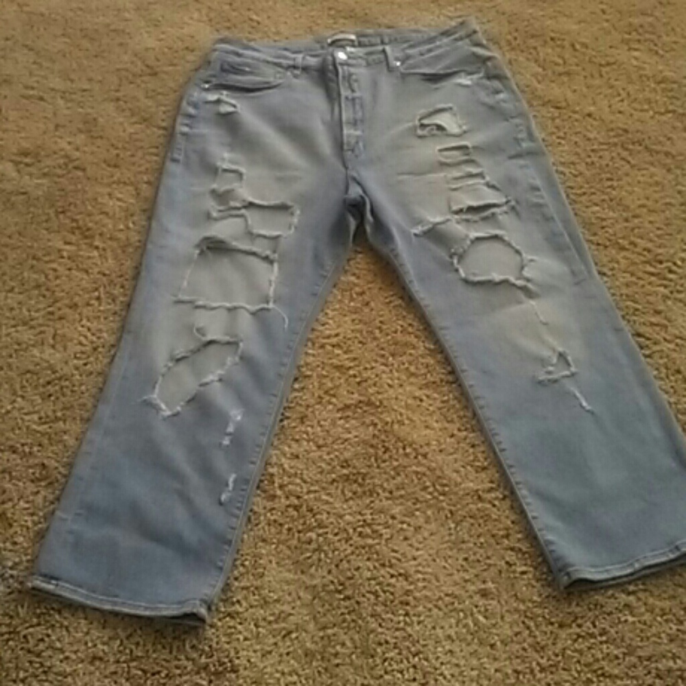 ⭐FINAL SALE⭐Good American Khloe Kardashian Jeans