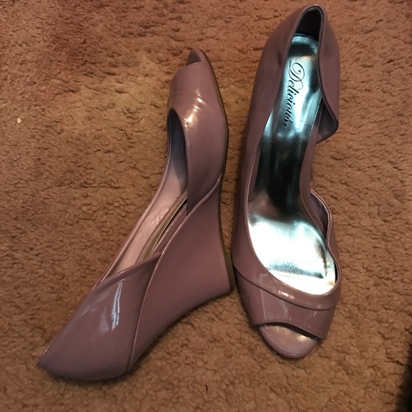 Light Purple Heels - Picture 2 of 4