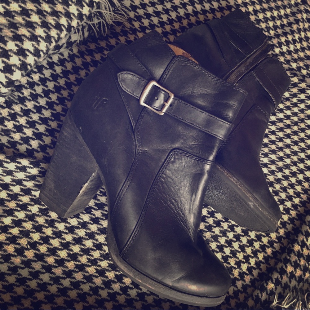 FRYE Boot booties size 5 Black leather