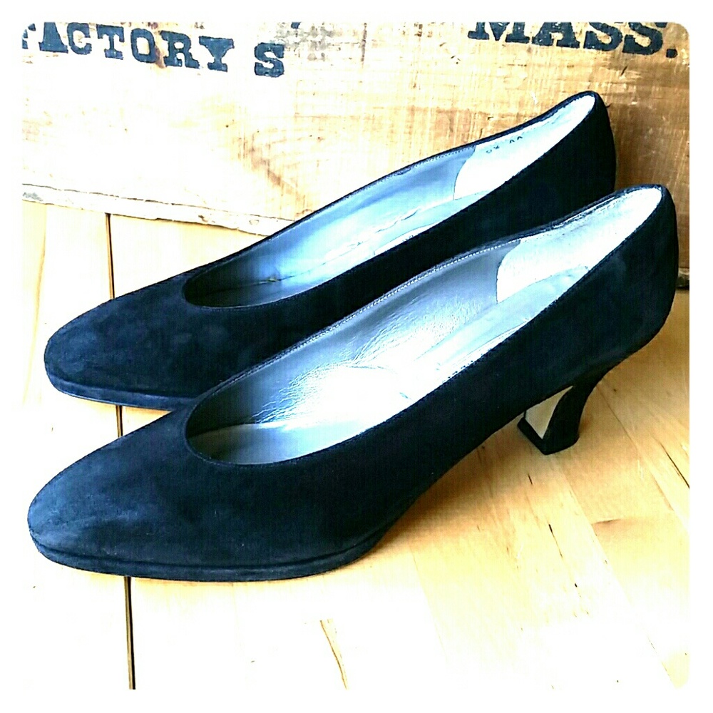 Roberto Vianni Neiman Marcus Black Suede Pumps