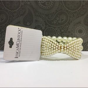 Super cute pearl bow bracelet