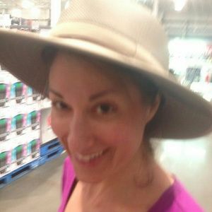 Meet your Posher, Stefanie