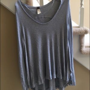FREE PEOPLE brand name TUNiC top. Size medium. NWT