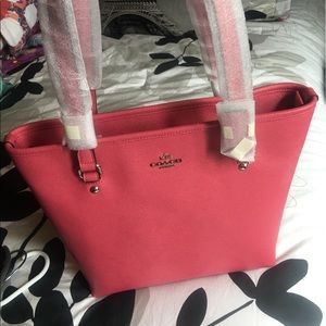 NWT Pebbled Leather Coach Tote **RESERVED**