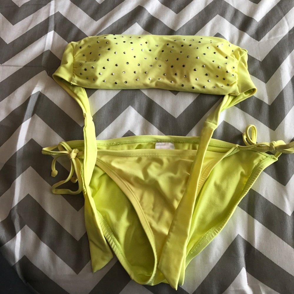 Yellow bikini