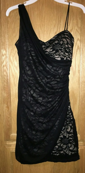Formal dress - Picture 2 of 2