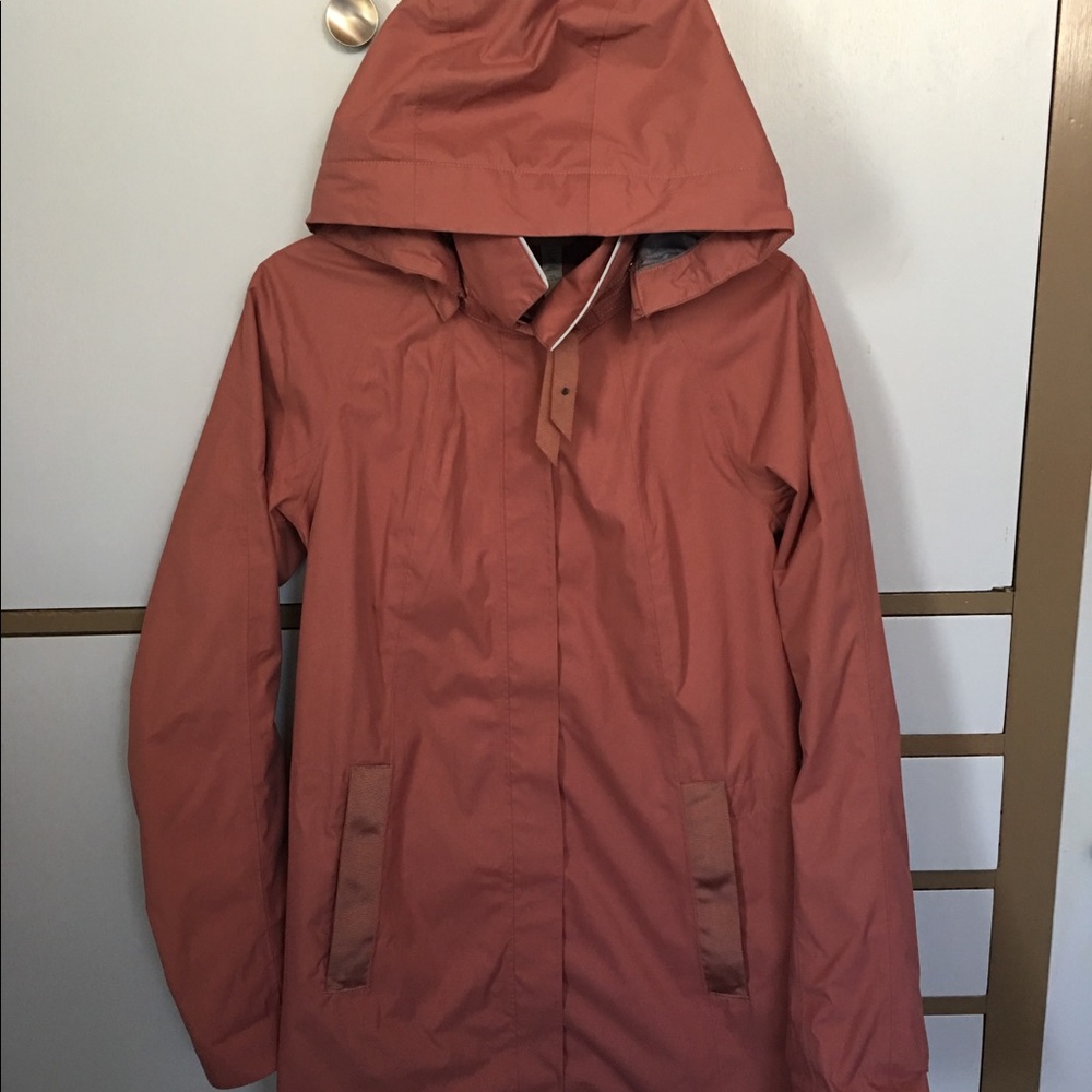 Lululemon Barkberry Rain On Jacket 8 EUC