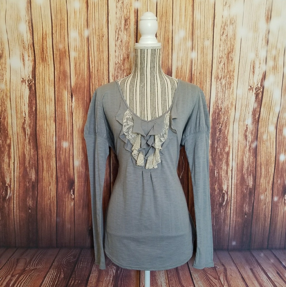 Decree ▪ L/S Ruffle Front Knit Shirt ▪NEVER WORN▪