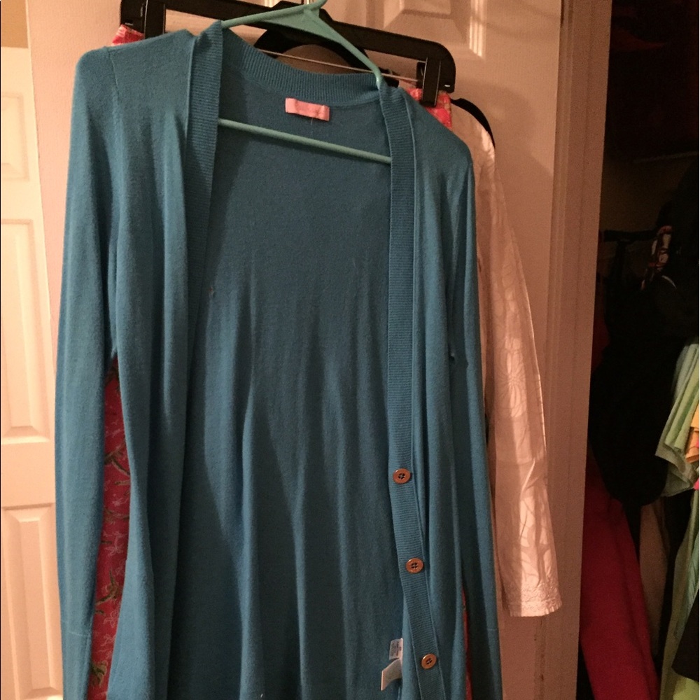Used condition. Size small Lilly Pulitzer sweater