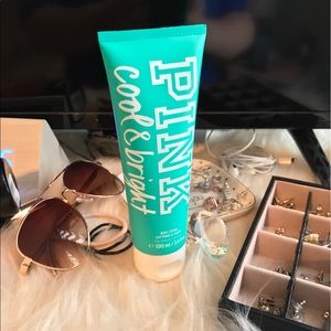 Victoria's Secret lotion-READ DESCRIPTION ⬇️