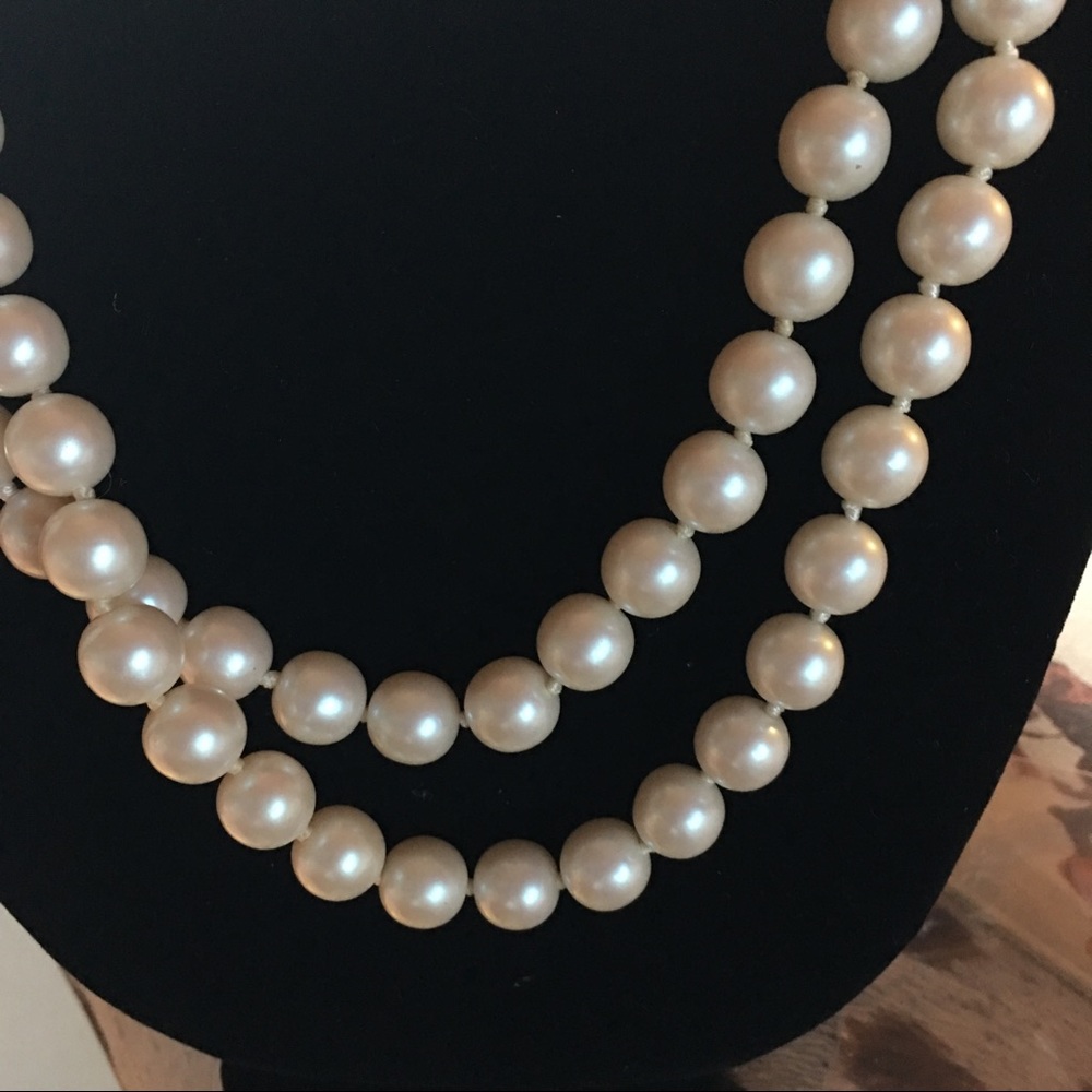 Vintage long Pearl necklace