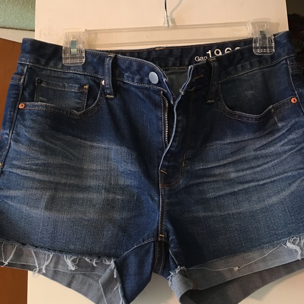 GAP shorts