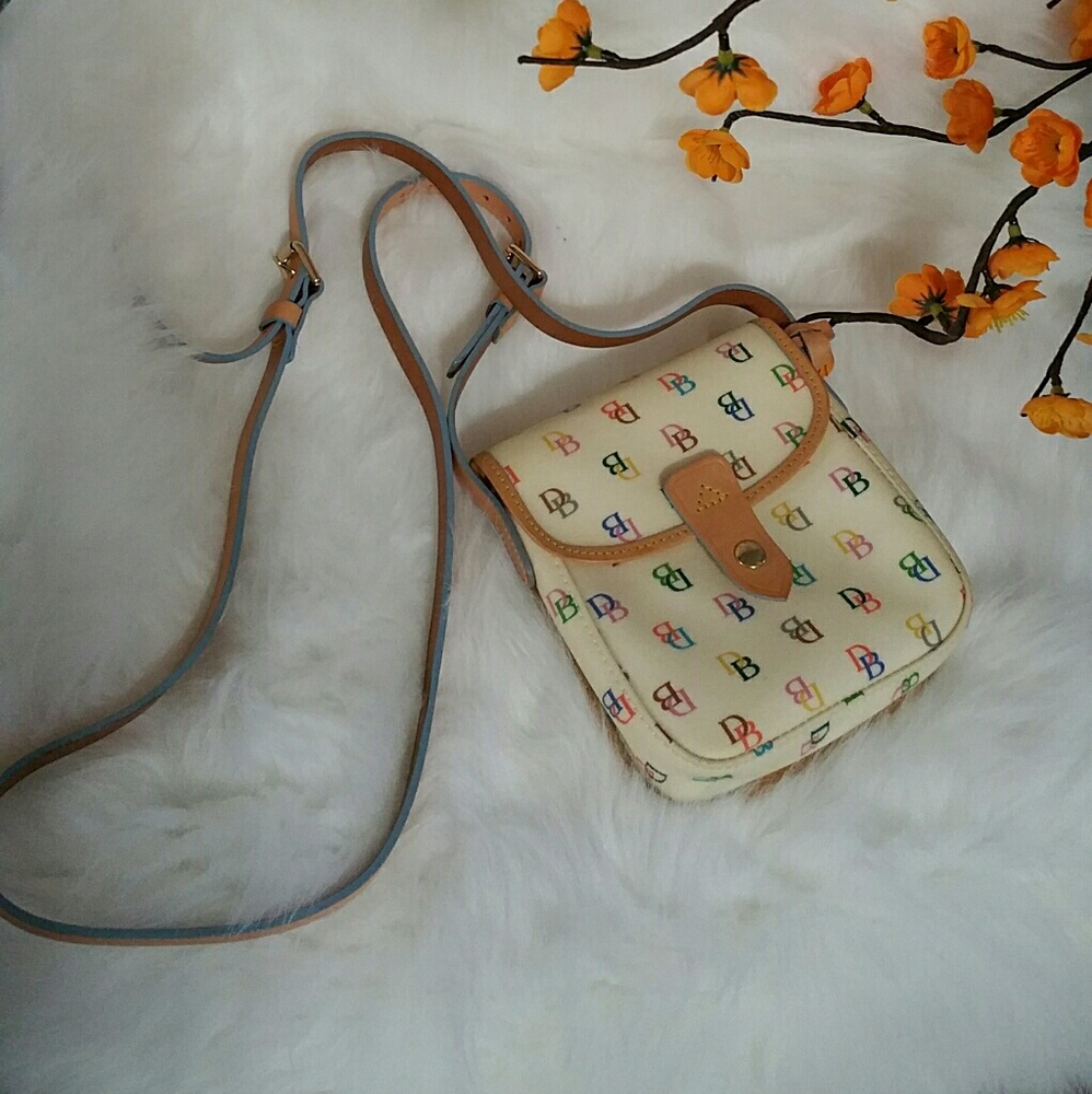 Cute Dooney & Bourke cross body bag