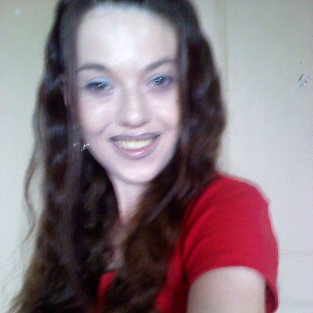 Meet your Posher, Cerise