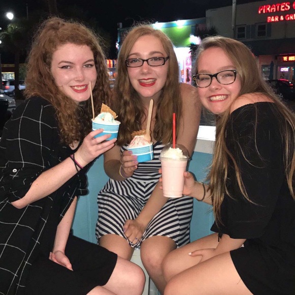 Meet your Posher, Ella - Picture 2 of 3