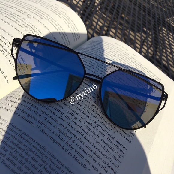 🎉HP 4/23🎉Sexy Cat Eye Mirrored Sunglasses - Picture 5 of 7