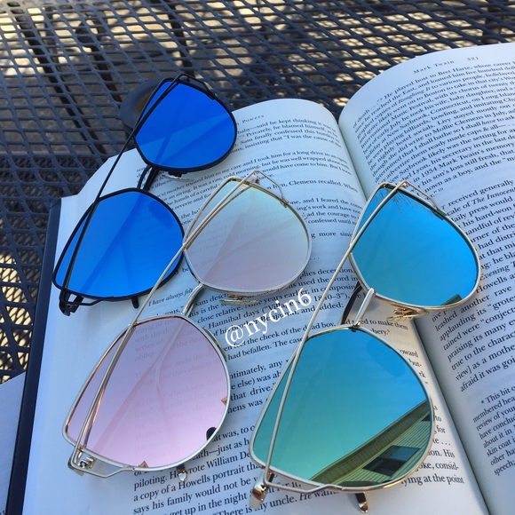 🎉HP 4/23🎉Sexy Cat Eye Mirrored Sunglasses - Picture 2 of 7