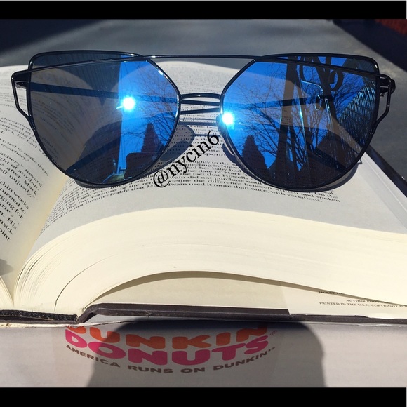 🎉HP 4/23🎉Sexy Cat Eye Mirrored Sunglasses - Picture 6 of 7