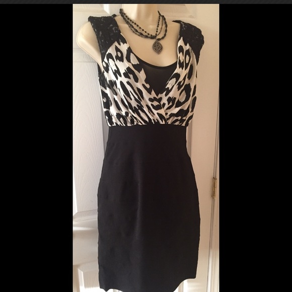 Elegant black and white dress - Picture 1 of 3