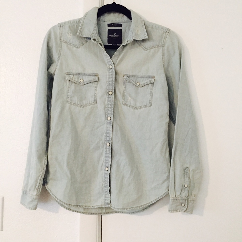 AMERICAN EAGLE Chambray Shirt
