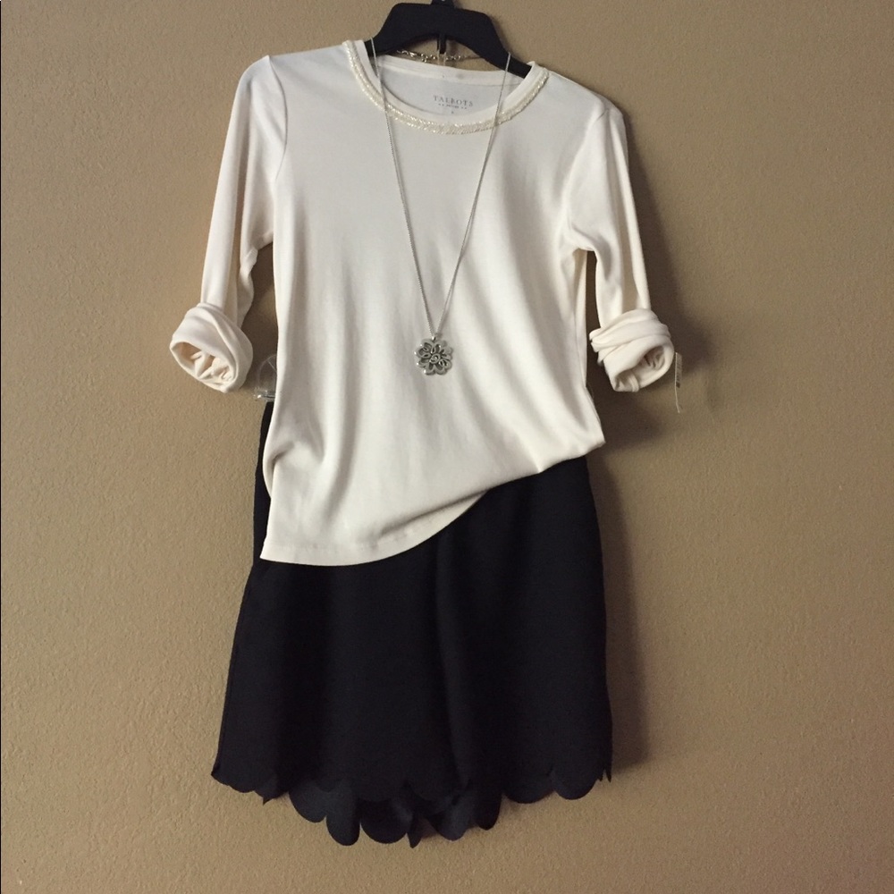 👠TALBOTS👠 long sleeve tee. Cream/beading NWT