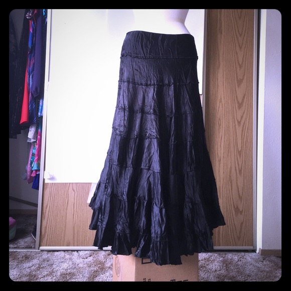 Stunning Black Long Skirt - Picture 2 of 4