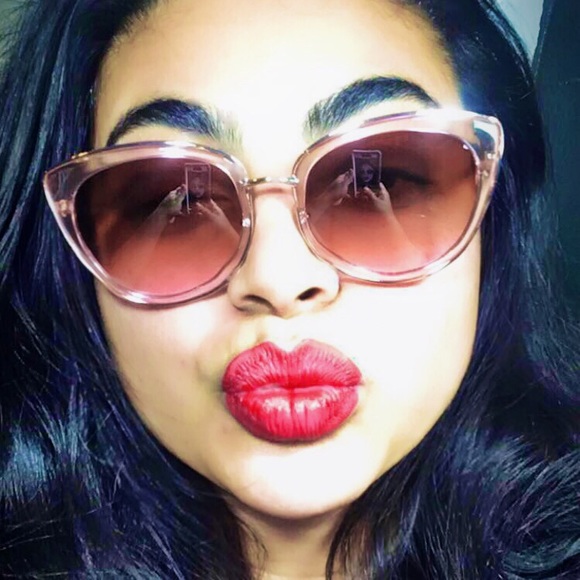 LAST1️⃣🌹Host Pick🌹Rose Cat Eye Sunnies - Picture 2 of 4