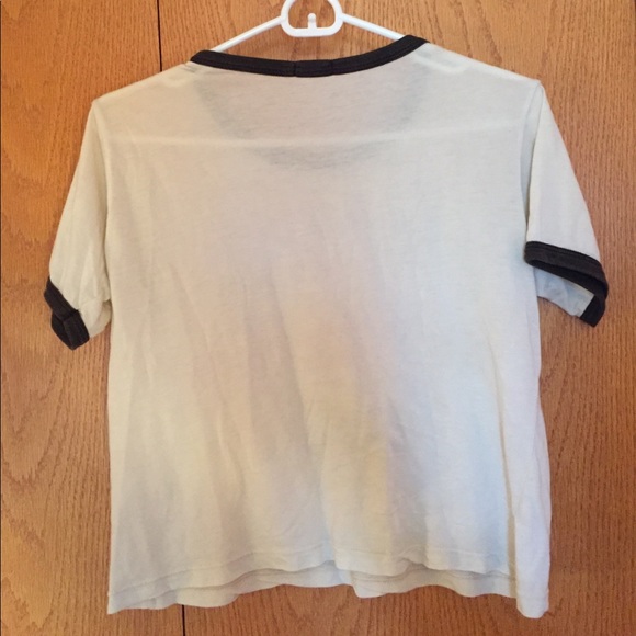 Brandy Melville T-shirt - Picture 3 of 5