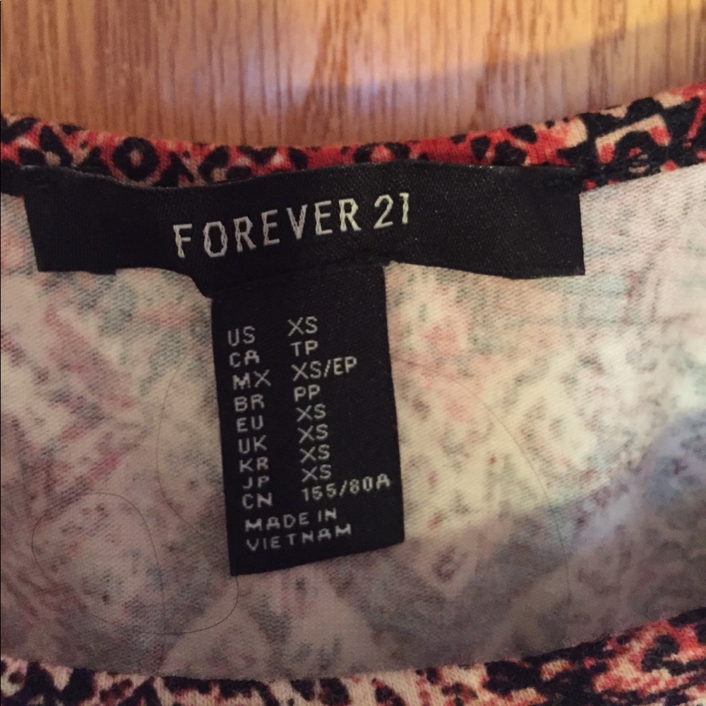 Crop Tanktop - Picture 2 of 3