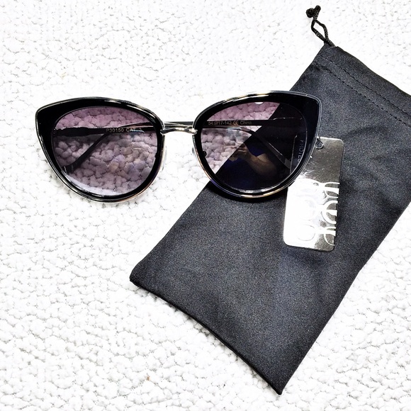 💕HP💕 Cat Eye Sunnies  Black/Silver Frames - Picture 3 of 4