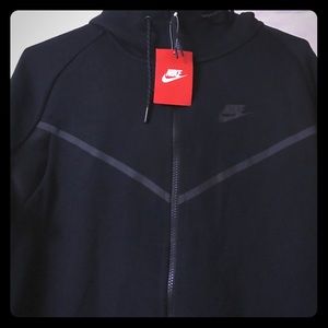 NIKE Tech Fleece WindRunner