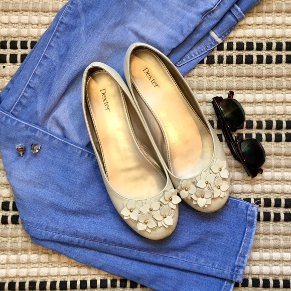 dexter Shoes - Ivory nude flowered flats with embellishments