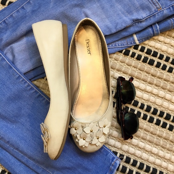 Ivory nude flowered flats with embellishments - Picture 2 of 5