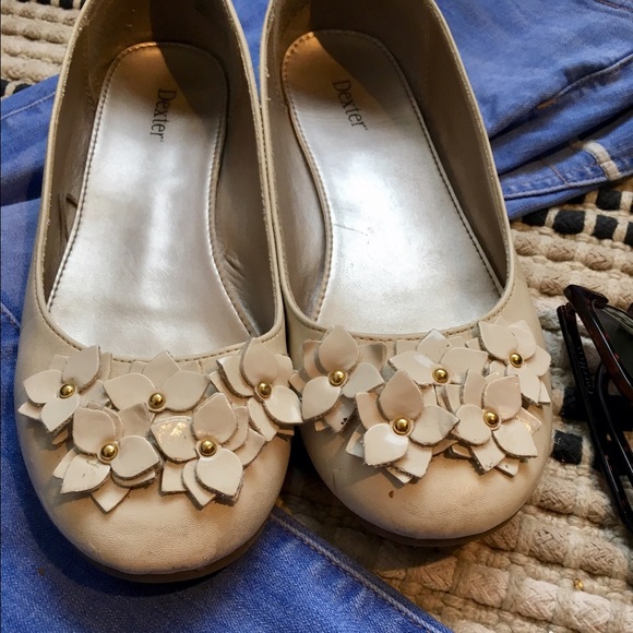 Ivory nude flowered flats with embellishments - Picture 3 of 5