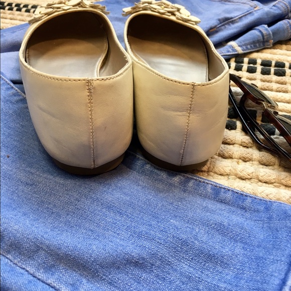 Ivory nude flowered flats with embellishments - Picture 4 of 5