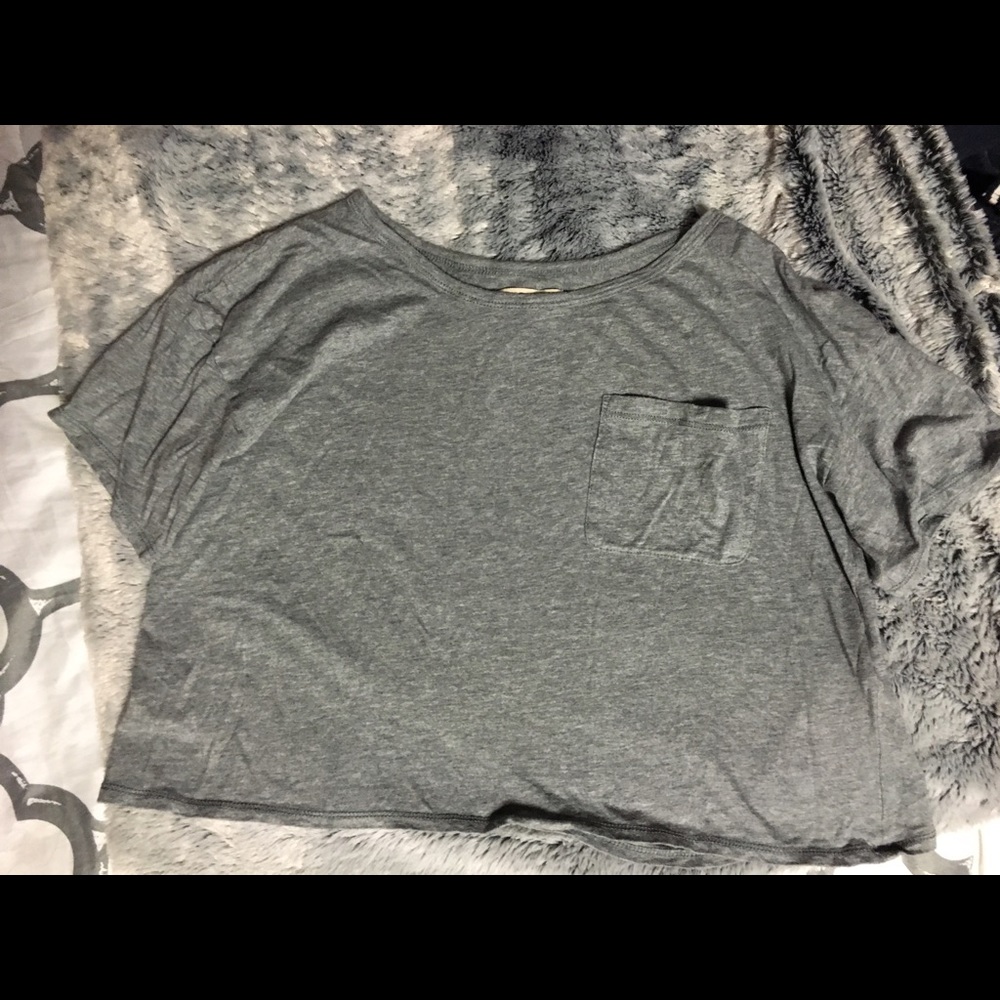 gray loose crop top