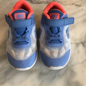 Nike toddler sneakers. Size 7 toddler.